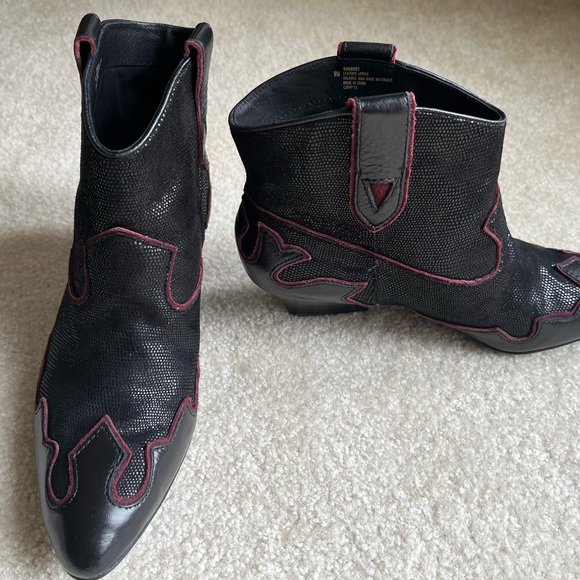 ISOLA 6406001 Women's Bootie Western Ankle
Boots Black Red Leather Size - Picture 4 of 8